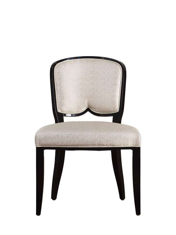 06-sedia-bianco-elegante