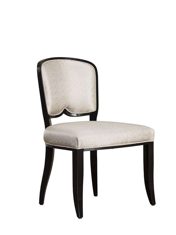 07-sedia-bianco-elegante