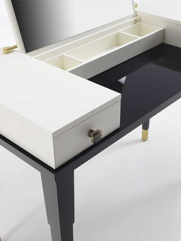 05-dettaglio-vanity-table-bianco-elegante